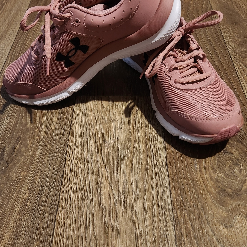 Under Armour Women's Pink Athletic Shoes